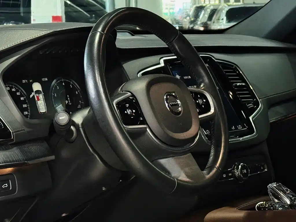 Volvo XC90 2021