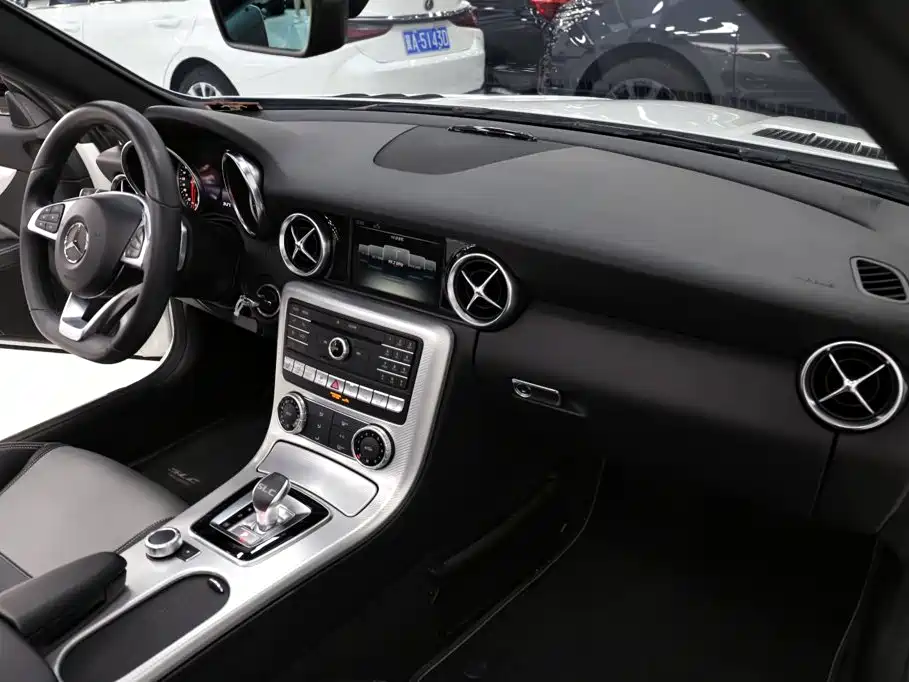 Mercedes-Benz SLC 2019 — фото 18
