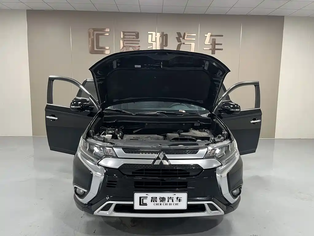 Mitsubishi Outlander 2022 — фото 15