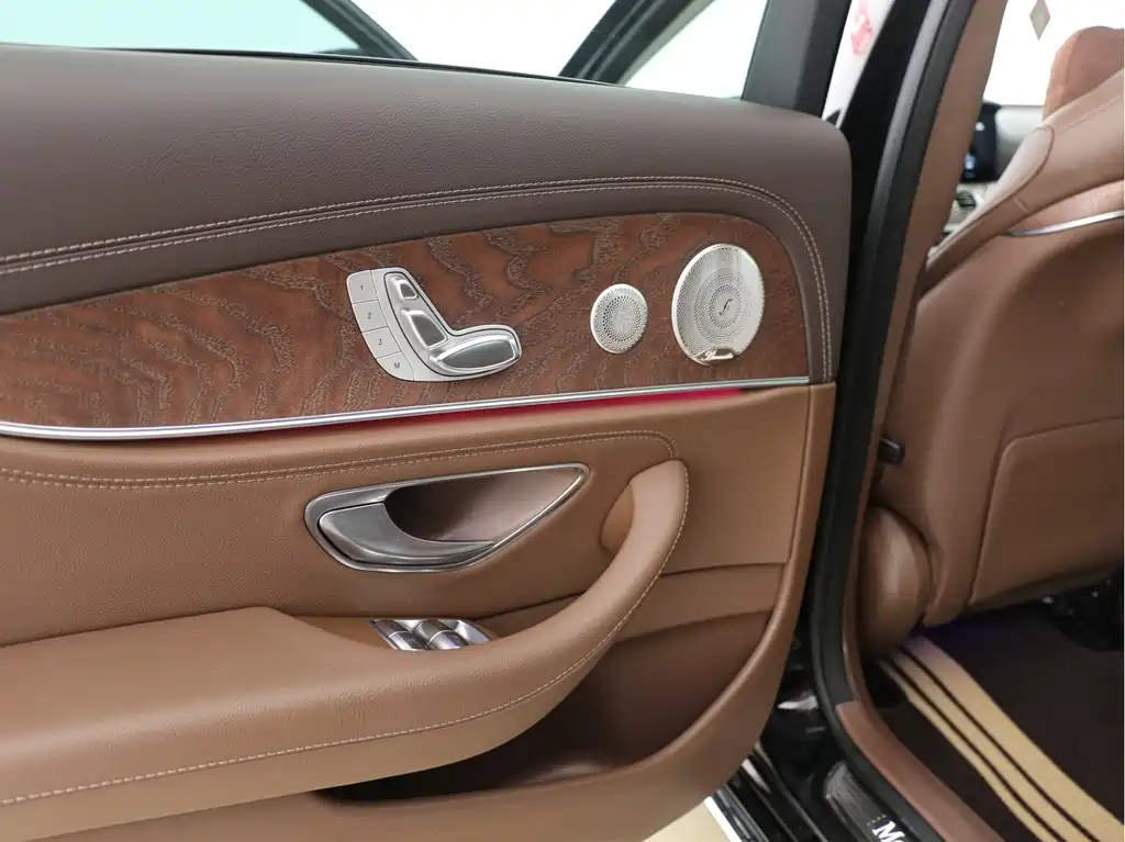 Mercedes-Benz E-Class 2023 — фото 7