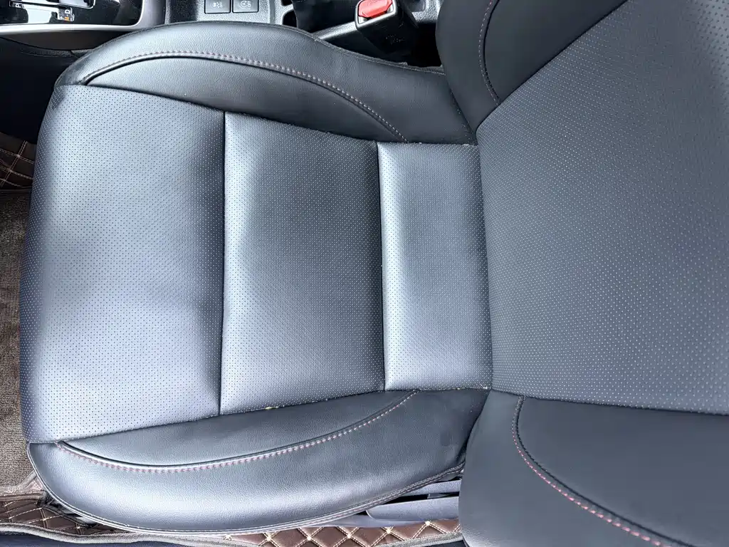 Toyota Yaris L 2022 — фото 17