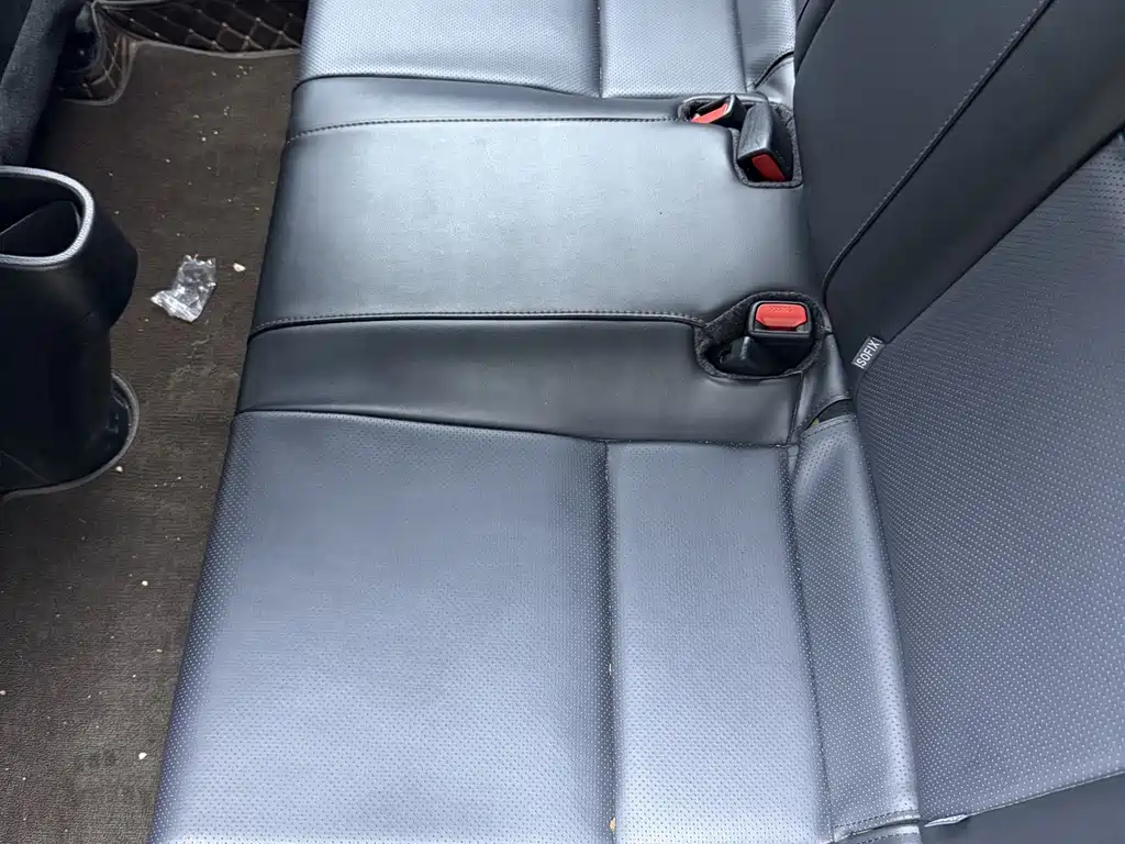 Toyota Yaris L 2022 — фото 18