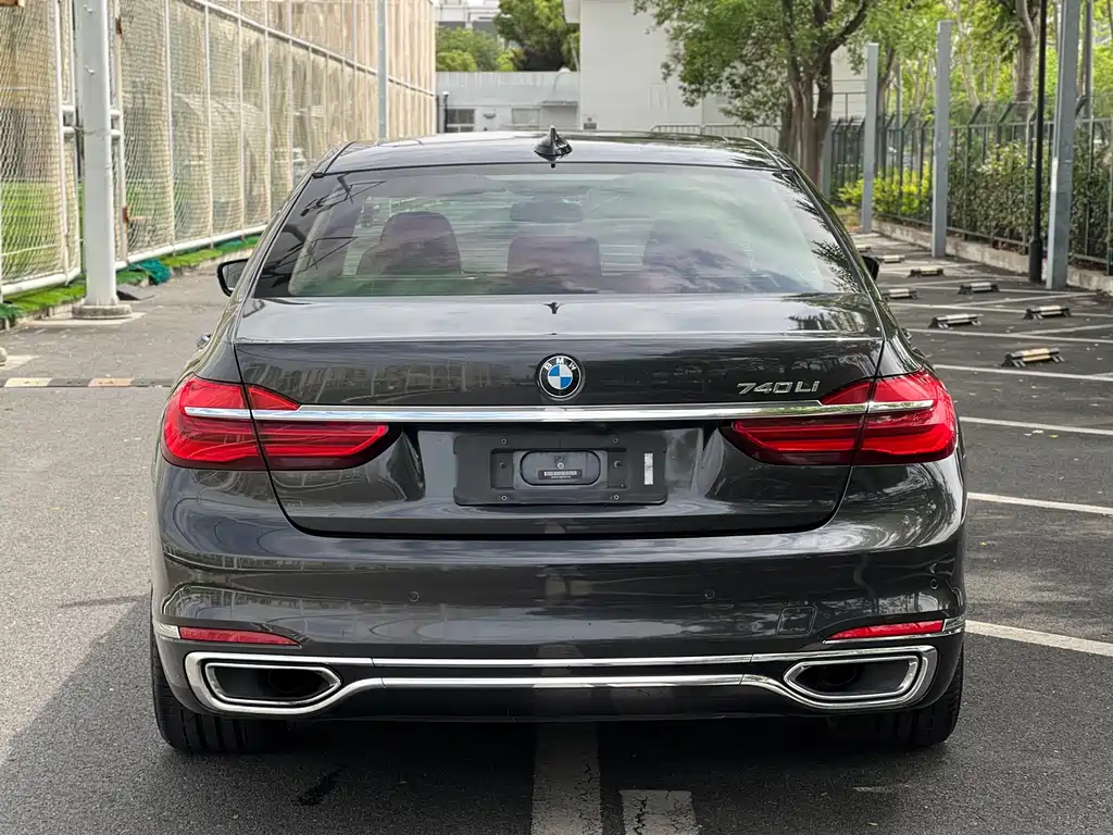 BMW 7 Series 2017 — фото 5