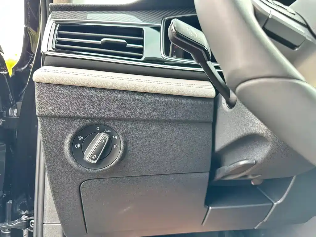 Volkswagen Tiguan L 2024 — фото 19