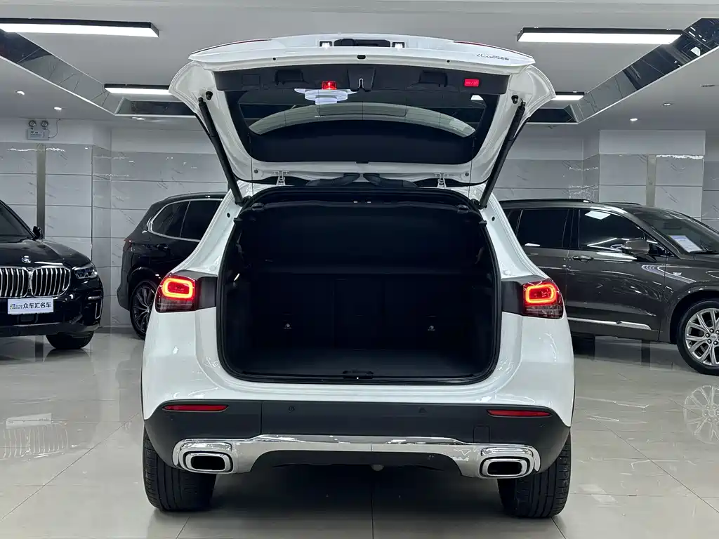 Mercedes-Benz GLA 2023 — фото 7