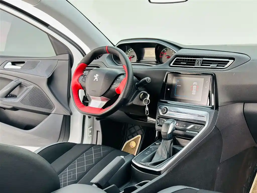 Peugeot 308 2017 — фото 16