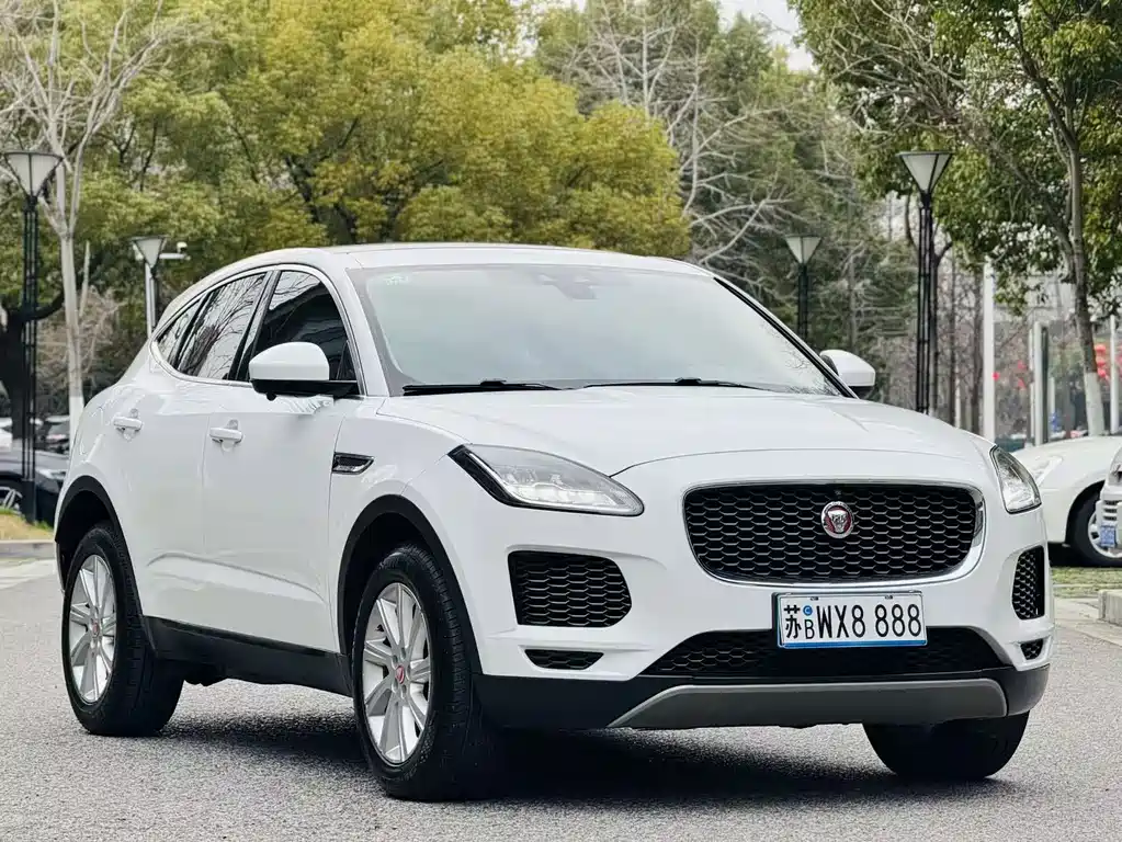 Jaguar E-PACE 2019 — фото 3