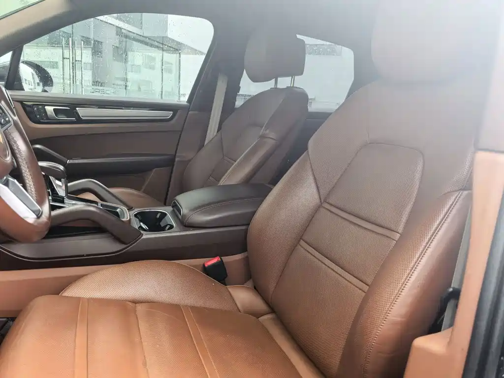 Porsche Cayenne Hybrid 2023 — фото 10