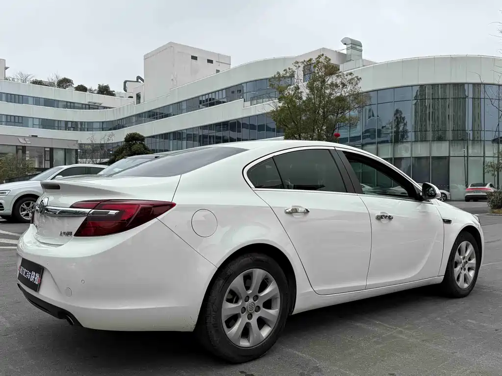 Buick Regal 2017 — фото 11