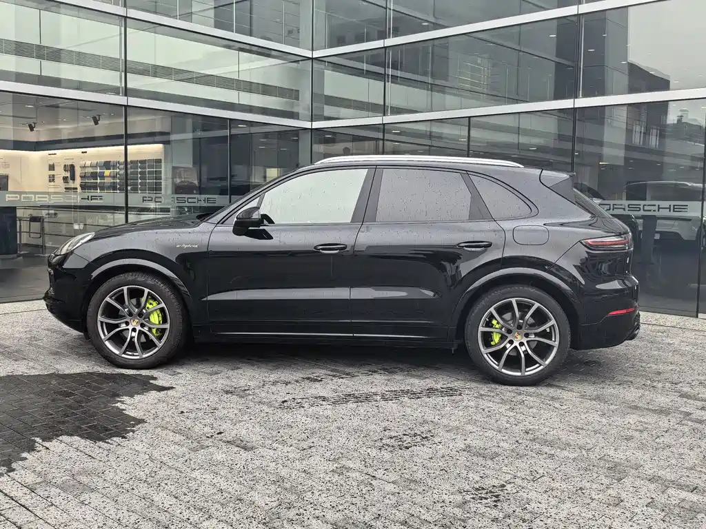 Porsche Cayenne Hybrid 2023 — фото 5