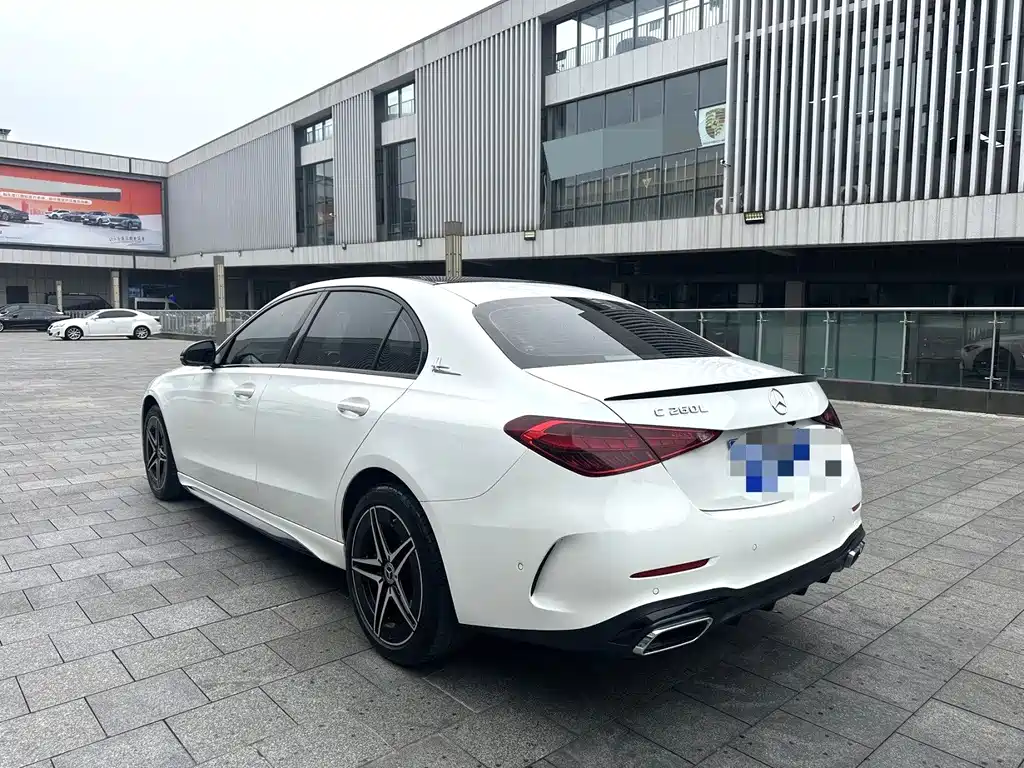Mercedes-Benz C-Class 2024