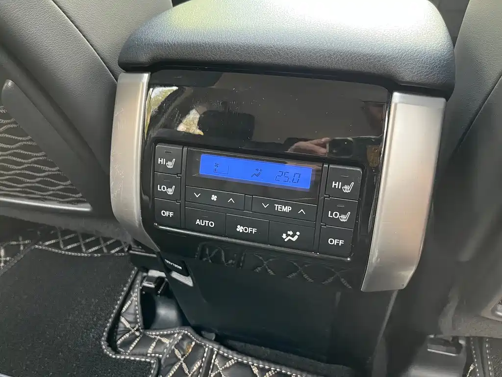Toyota Prado 2018 — фото 9