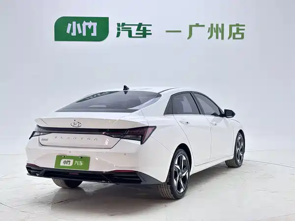 Hyundai Elantra 2022