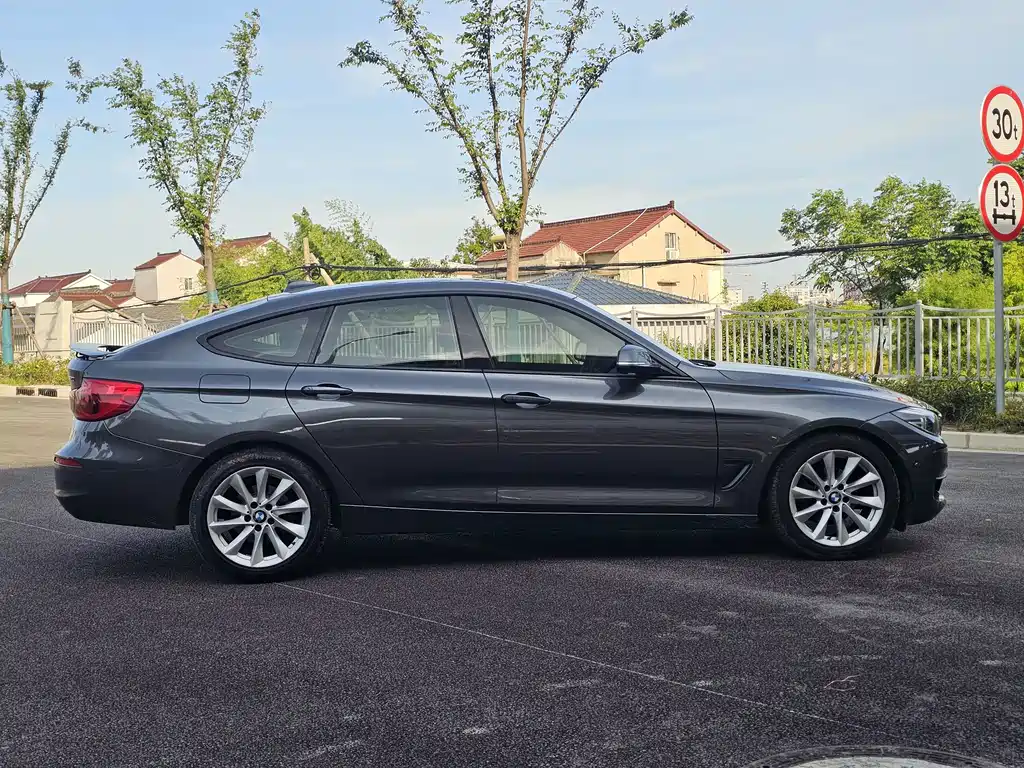 BMW 3 Series GT 2018 — фото 12