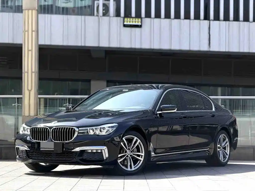 BMW 7 Series 2017 — фото 1