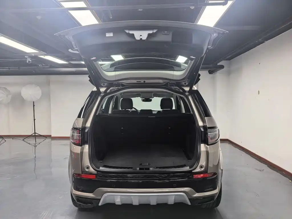 Land Rover Discovery Sport Hybrid 2024 — фото 9