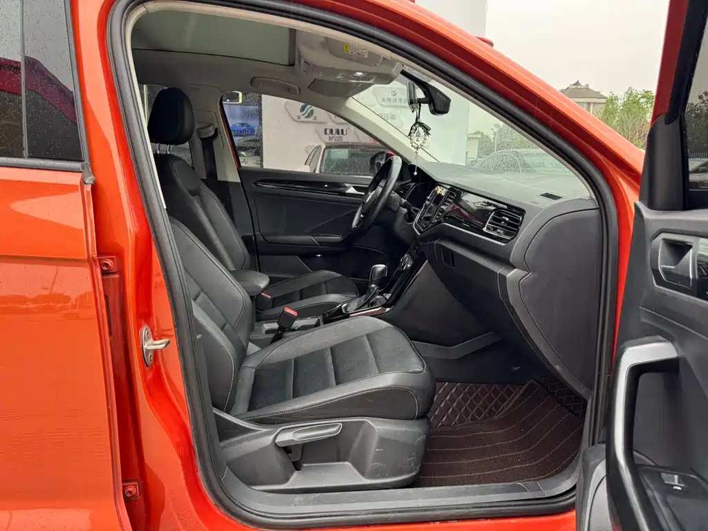 Volkswagen T-Roc 2020 — фото 8