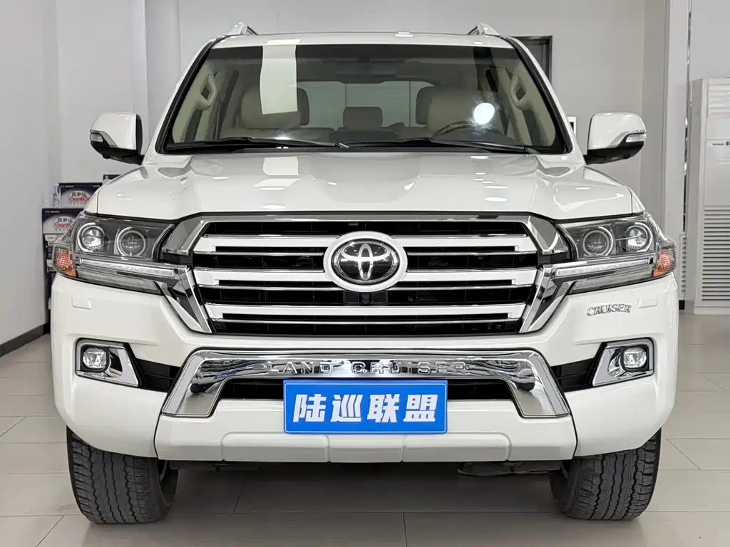 Toyota Land Cruiser 2018 — фото 3