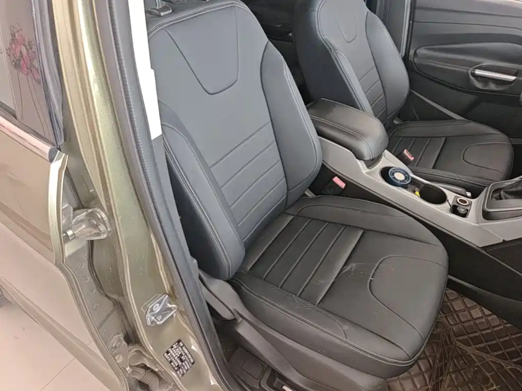 Ford Kuga 2016 — фото 25