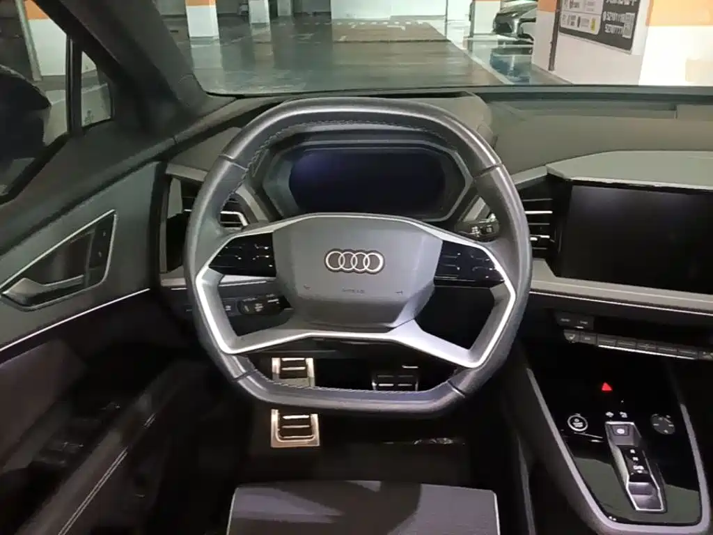 Audi Q5 E-Tron 2023 — фото 11