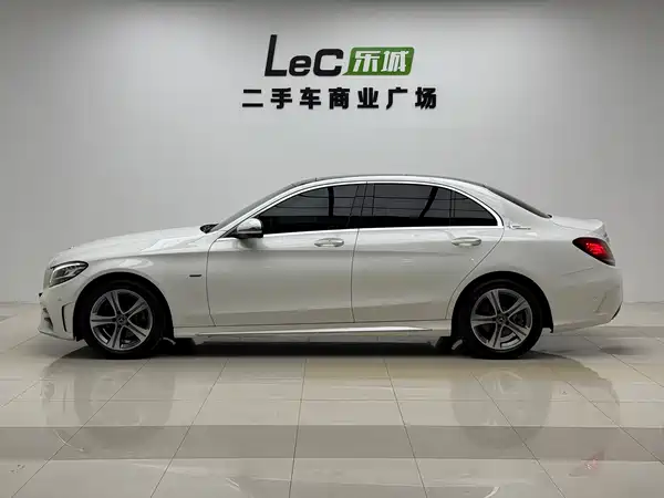 Mercedes-Benz C-Class 2021