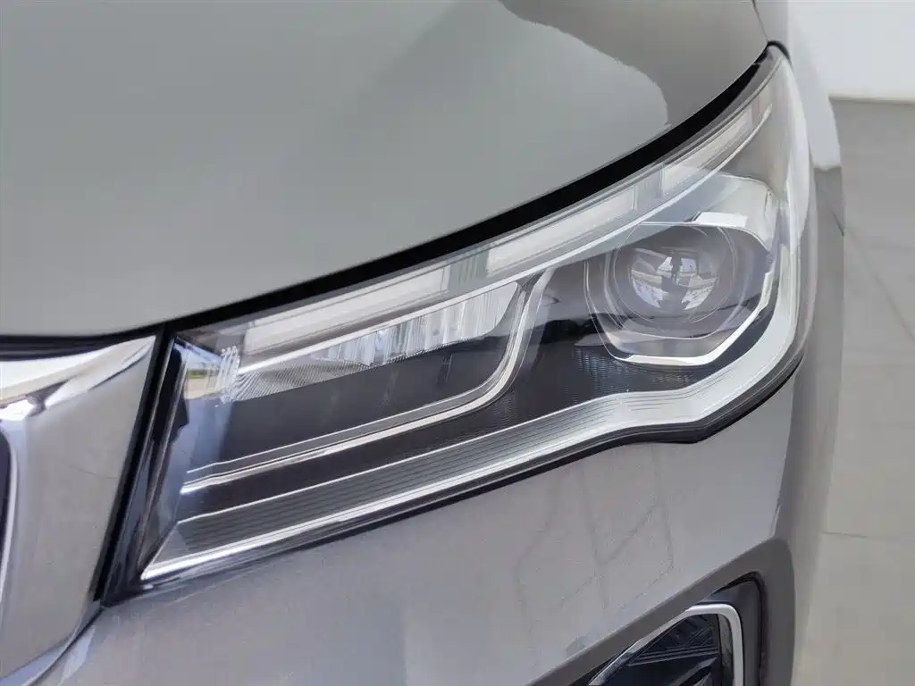 Geely Emgrand 2022