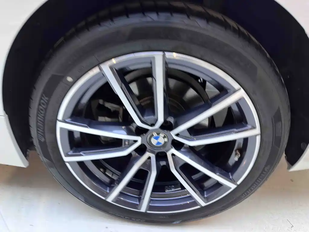 BMW 3 Series 2023 — фото 18