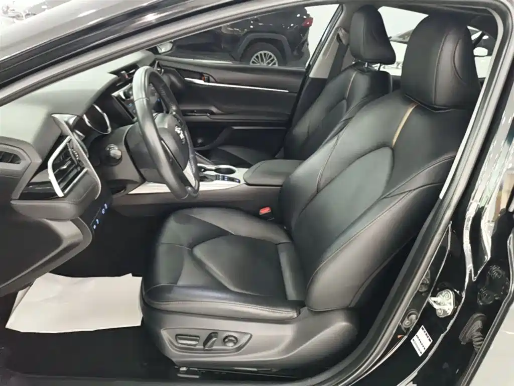 Toyota Camry 2021 — фото 15