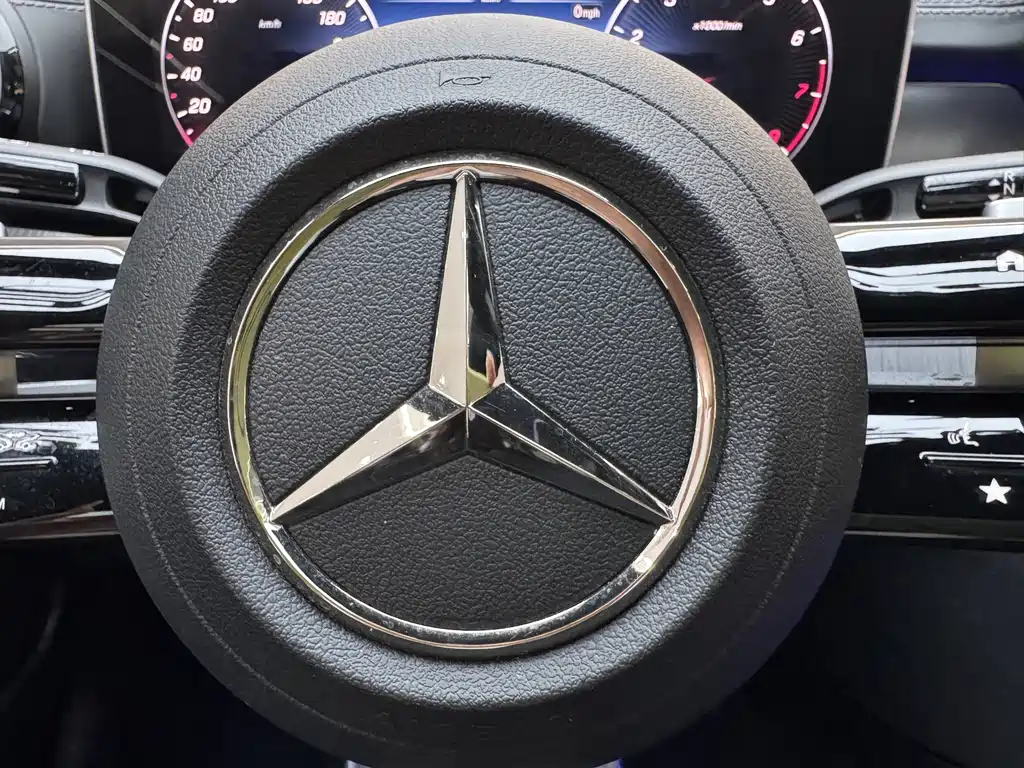 Mercedes-Benz C-Class 2023 — фото 26