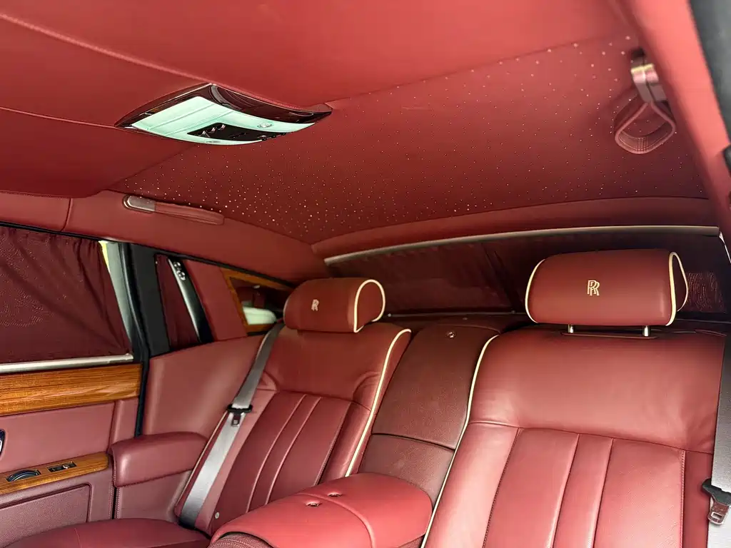 Rolls-Royce Phantom 2015 — фото 9