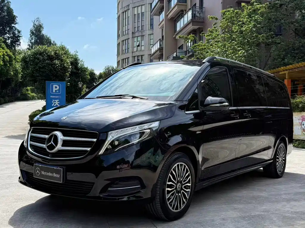 Mercedes-Benz V-Class 2019 — фото 25
