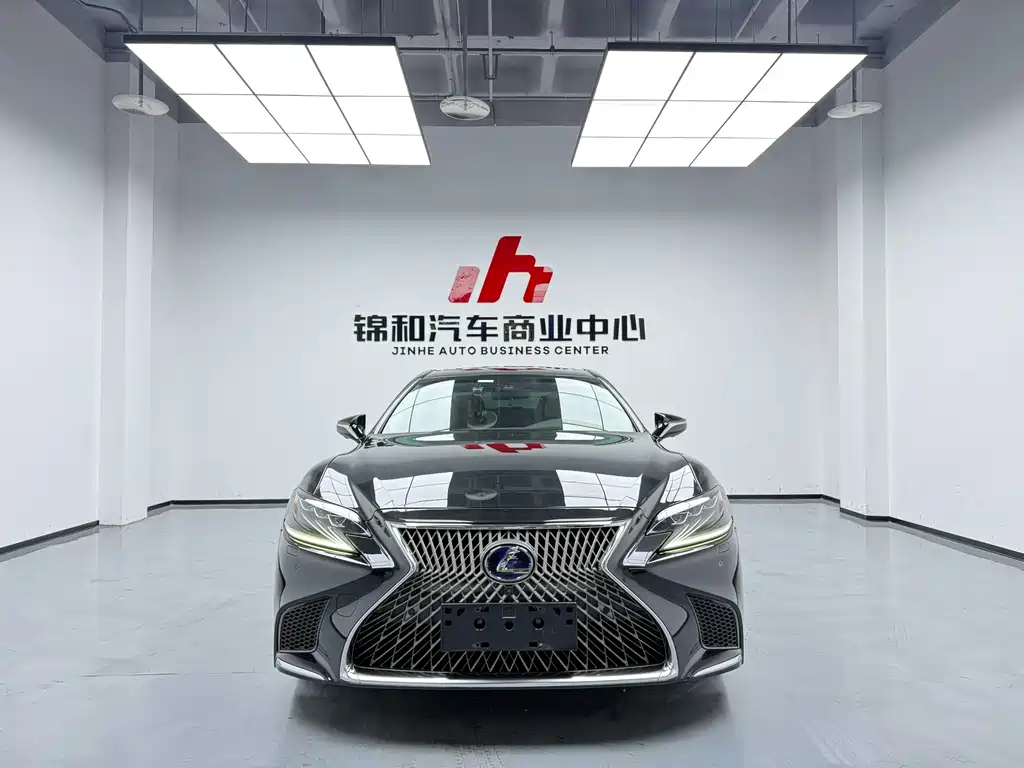 Lexus LS 2020 — фото 1
