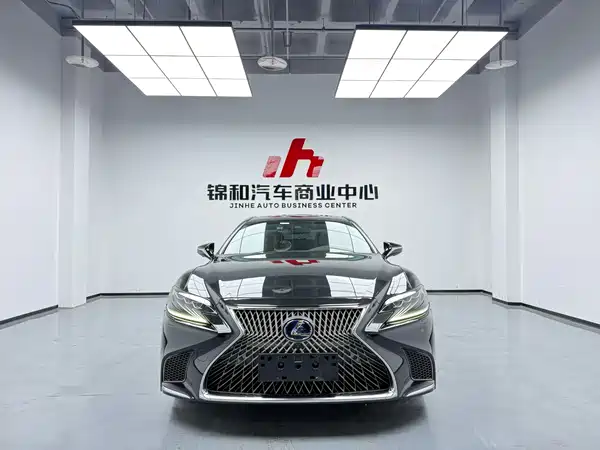 Lexus LS 2020