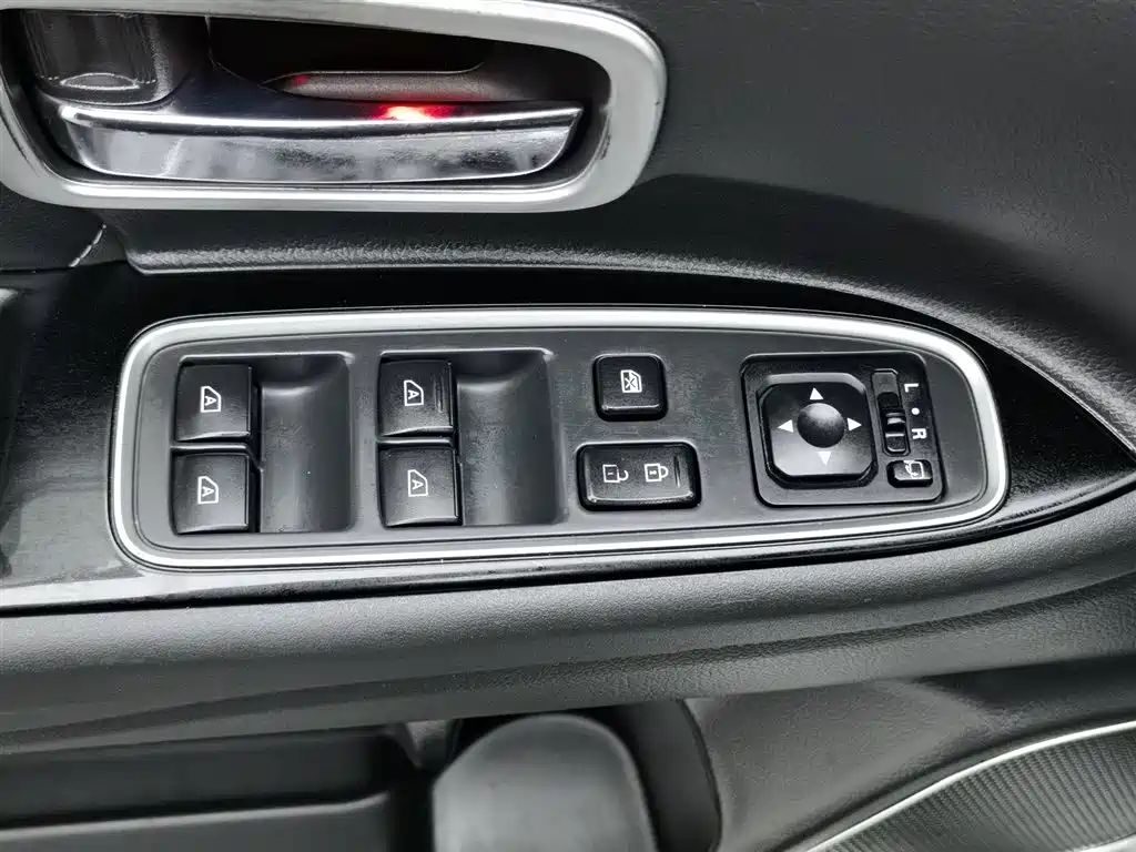Mitsubishi Outlander 2020 — фото 9