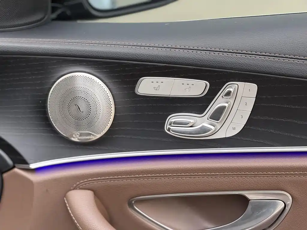 Mercedes-Benz E-Class 2021 — фото 13