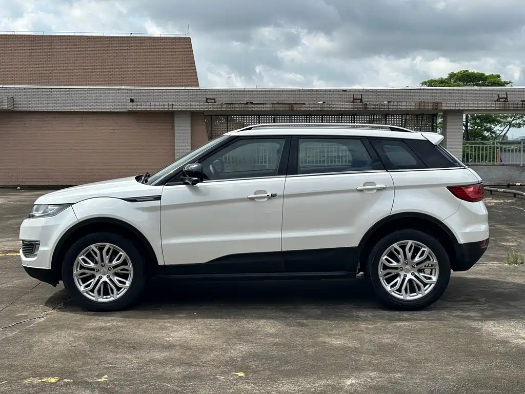Landwind X7 2015 — фото 8