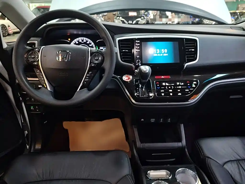 Honda Odyssey 2020 — фото 10