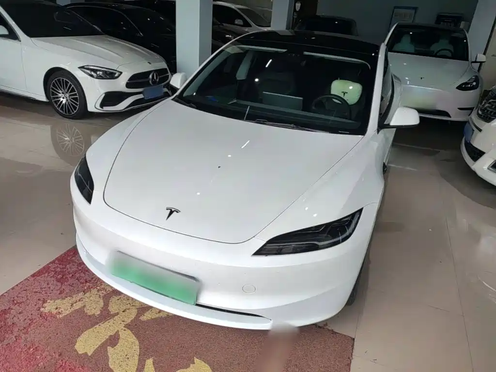 Tesla Model 3 2024