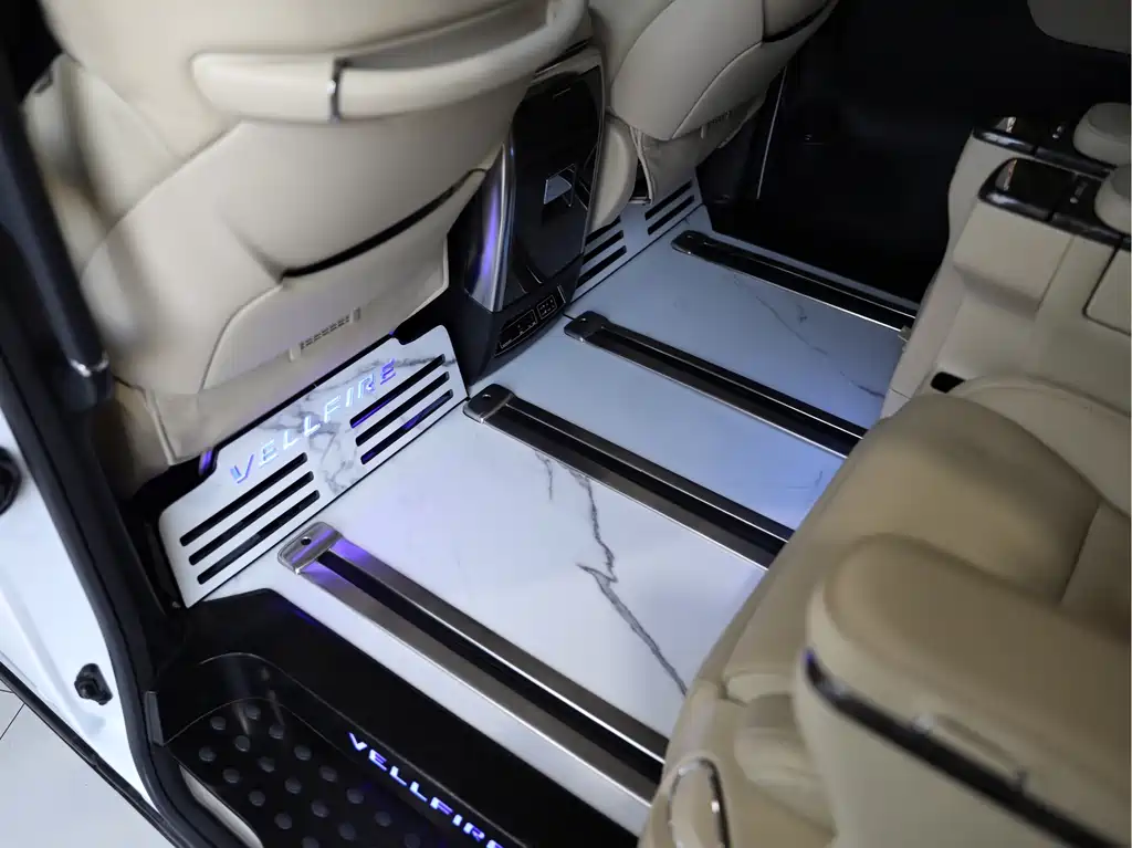 Toyota Vellfire 2023 — фото 14