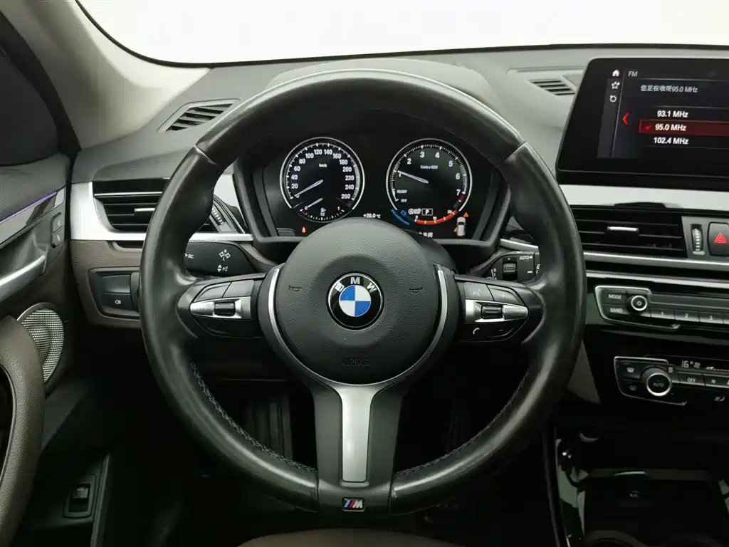 BMW X1 2021 — фото 11