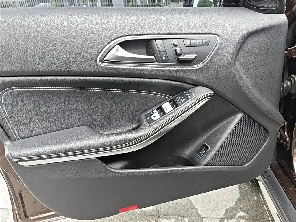 Mercedes-Benz GLA 2015 — фото 14