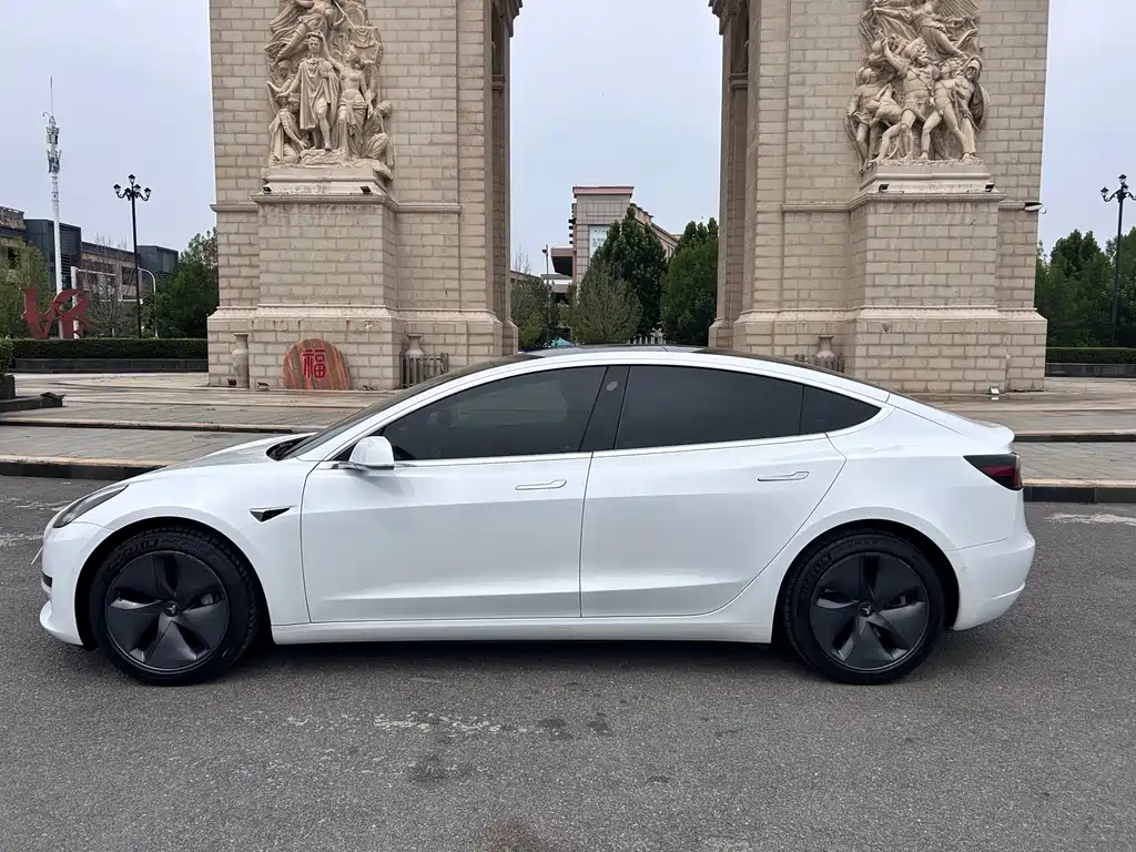 Tesla Model 3 2020 — фото 11