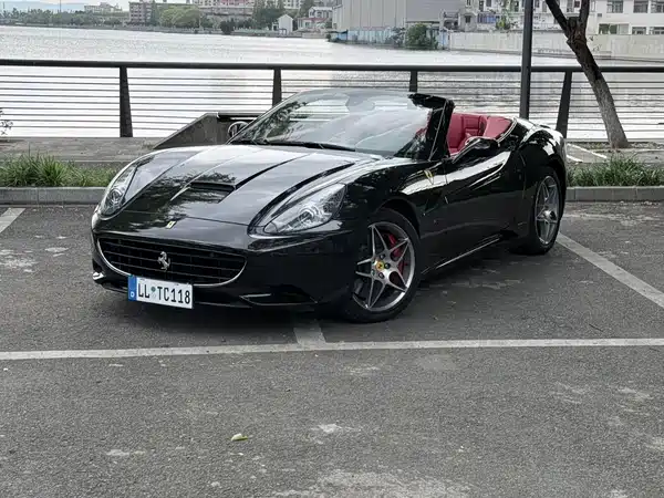 Ferrari California T 2009