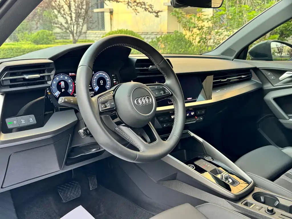 Audi A3 2023 — фото 12