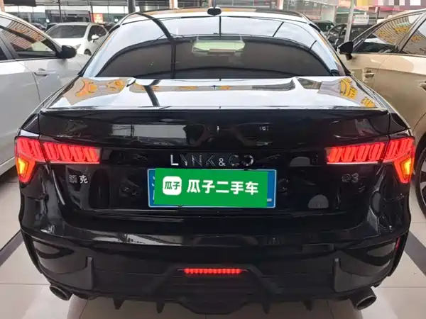Lynk & Co 03 2022