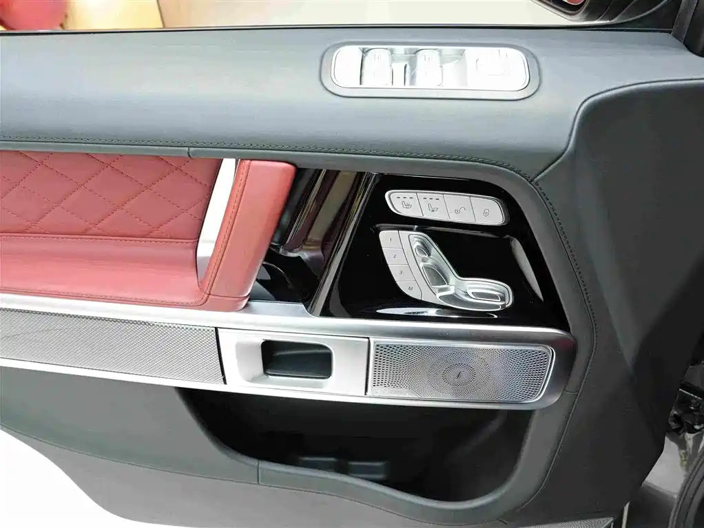 Mercedes-Benz G-Class 2023 — фото 14