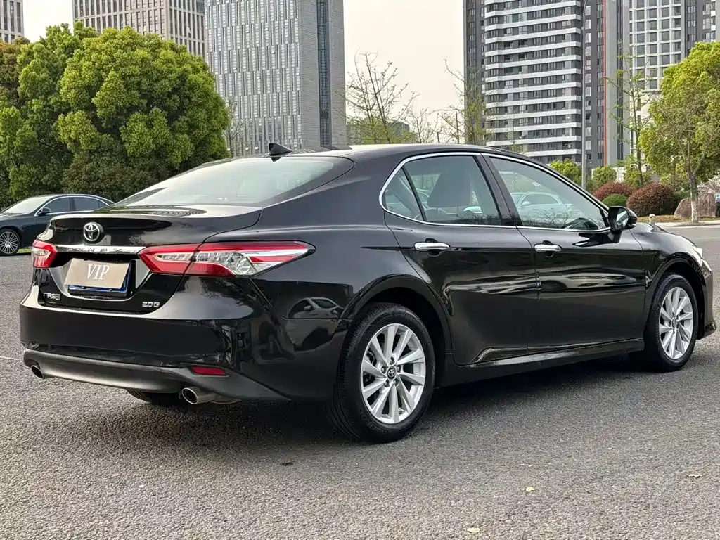 Toyota Camry 2023 — фото 9