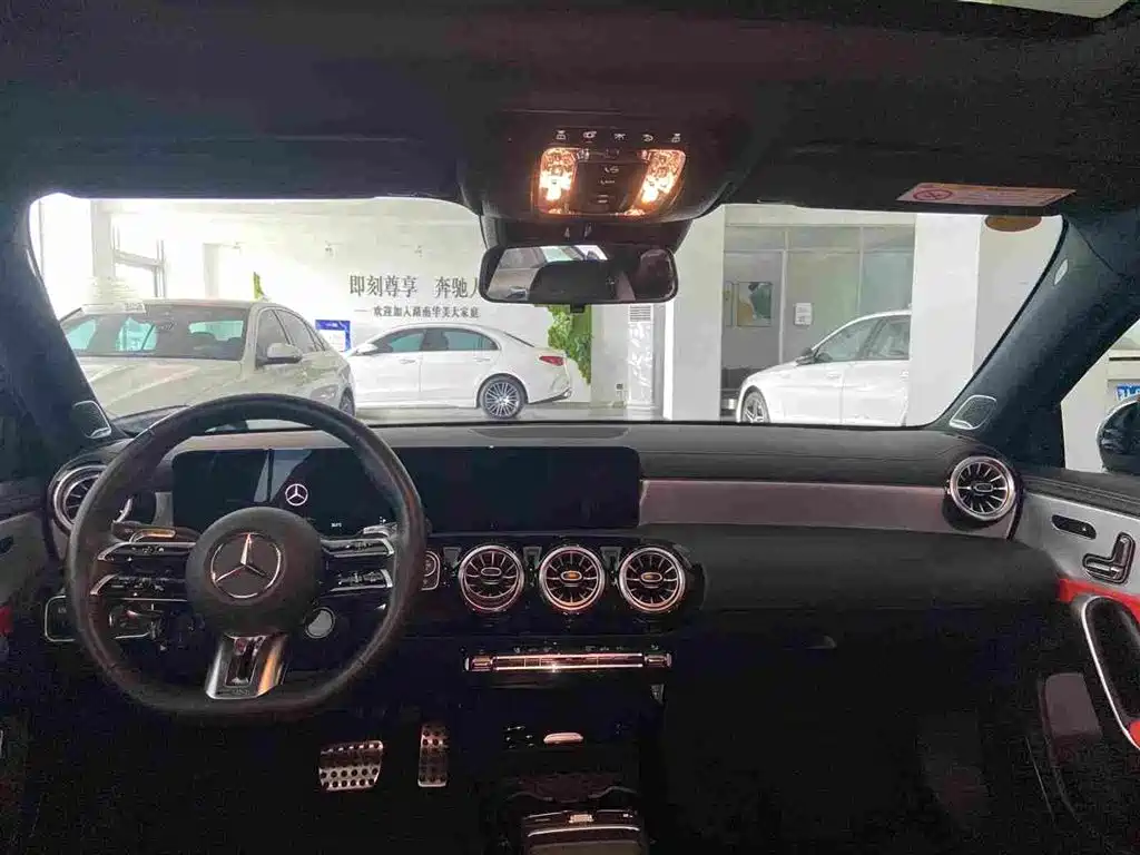 Mercedes-Benz A-Class AMG 2025 — фото 10
