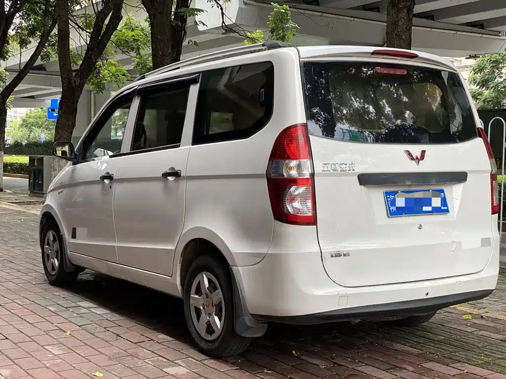 Wuling Hongguang 2014 — фото 4