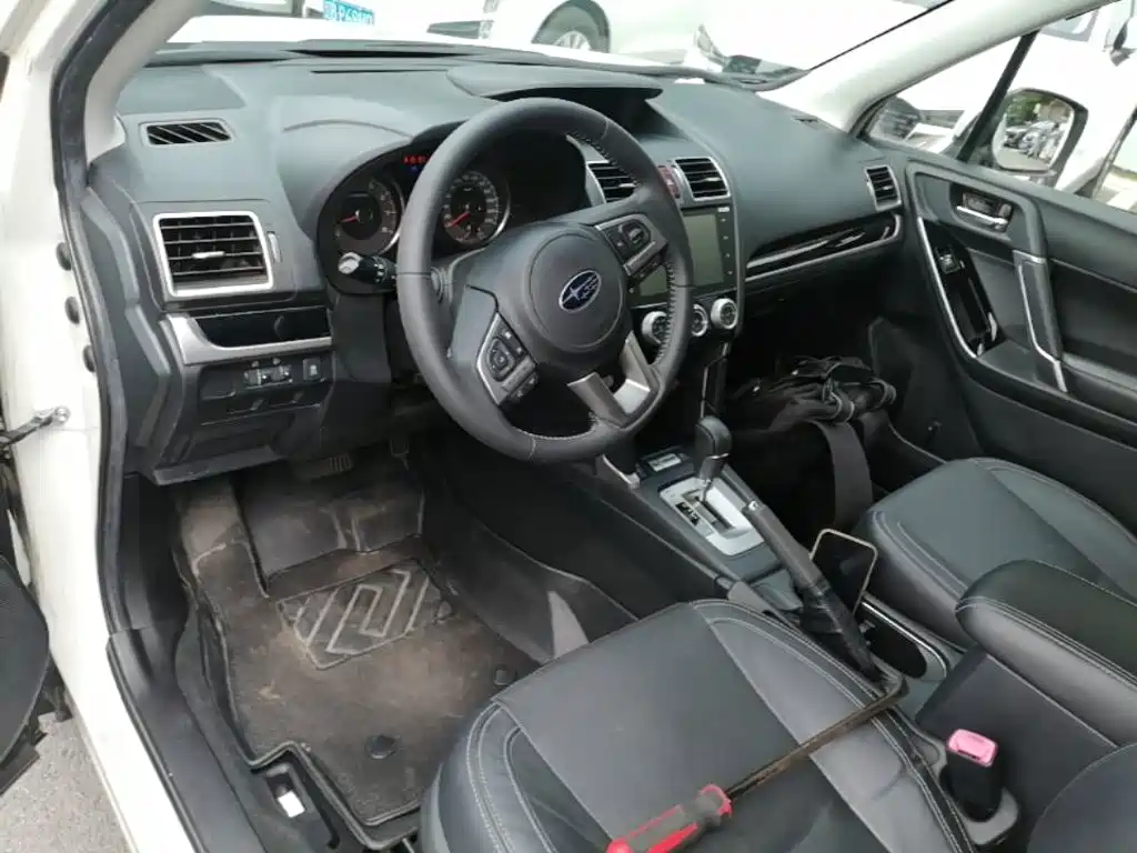 Subaru Forester 2017 — фото 10